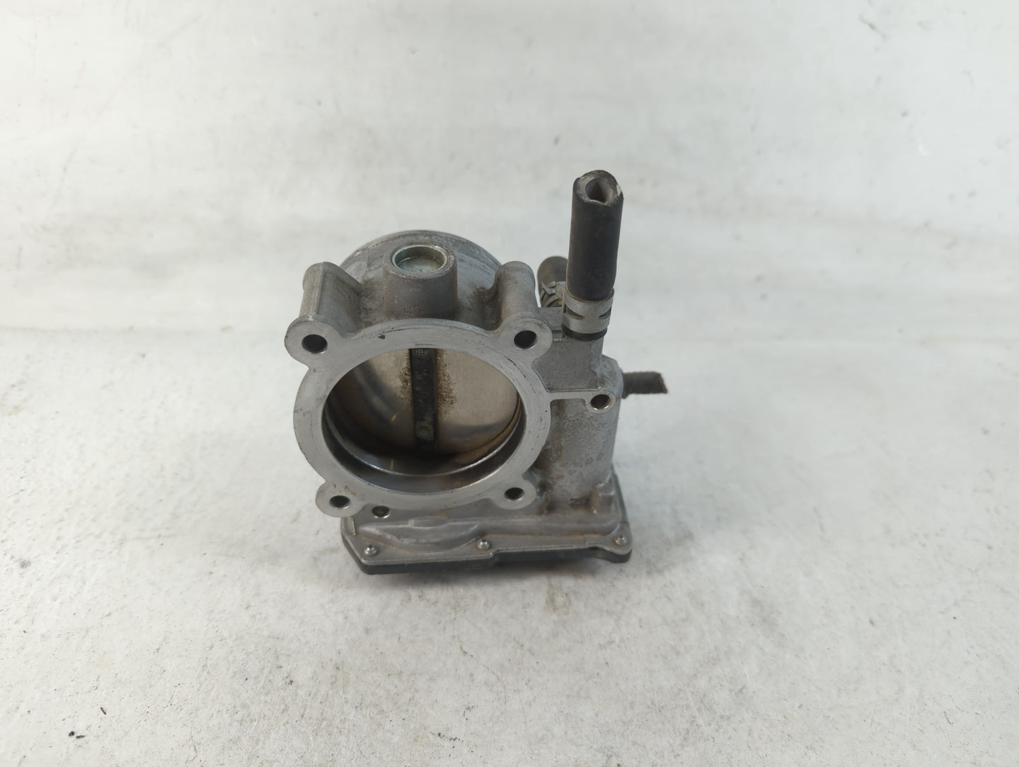 2017-2020 Toyota Sienna Throttle Body P/N:22030-0P060 Fits Fits 2016 2017 2018 2019 2020 2021 2022 OEM Used Auto Parts - Oem