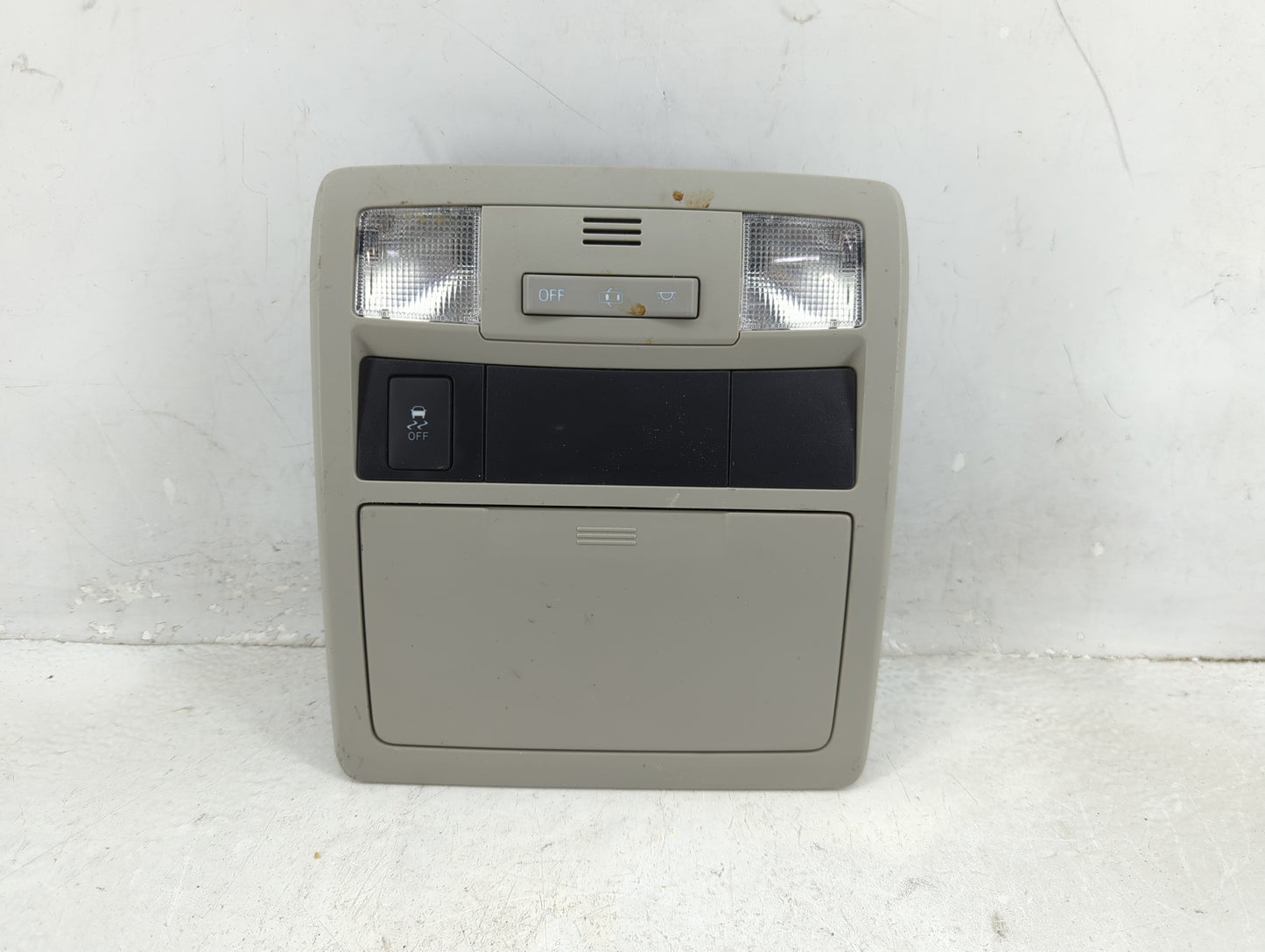 2018 Toyota Tacoma Overhead Roof Console - Oemusedautoparts1.com