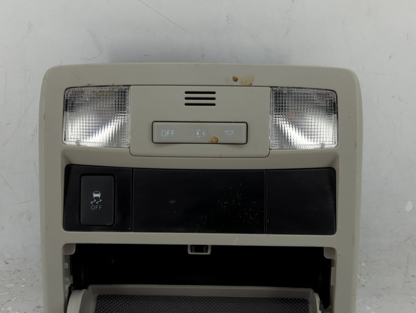 2018 Toyota Tacoma Overhead Roof Console - Oemusedautoparts1.com