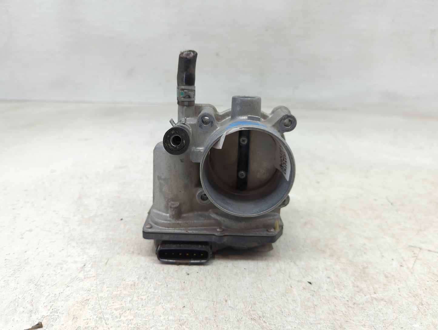 2016-2022 Toyota Tacoma Throttle Body P/N:22030-75040 Fits Fits 2016 2017 2018 2019 2020 2021 2022 OEM Used Auto Parts - Oem