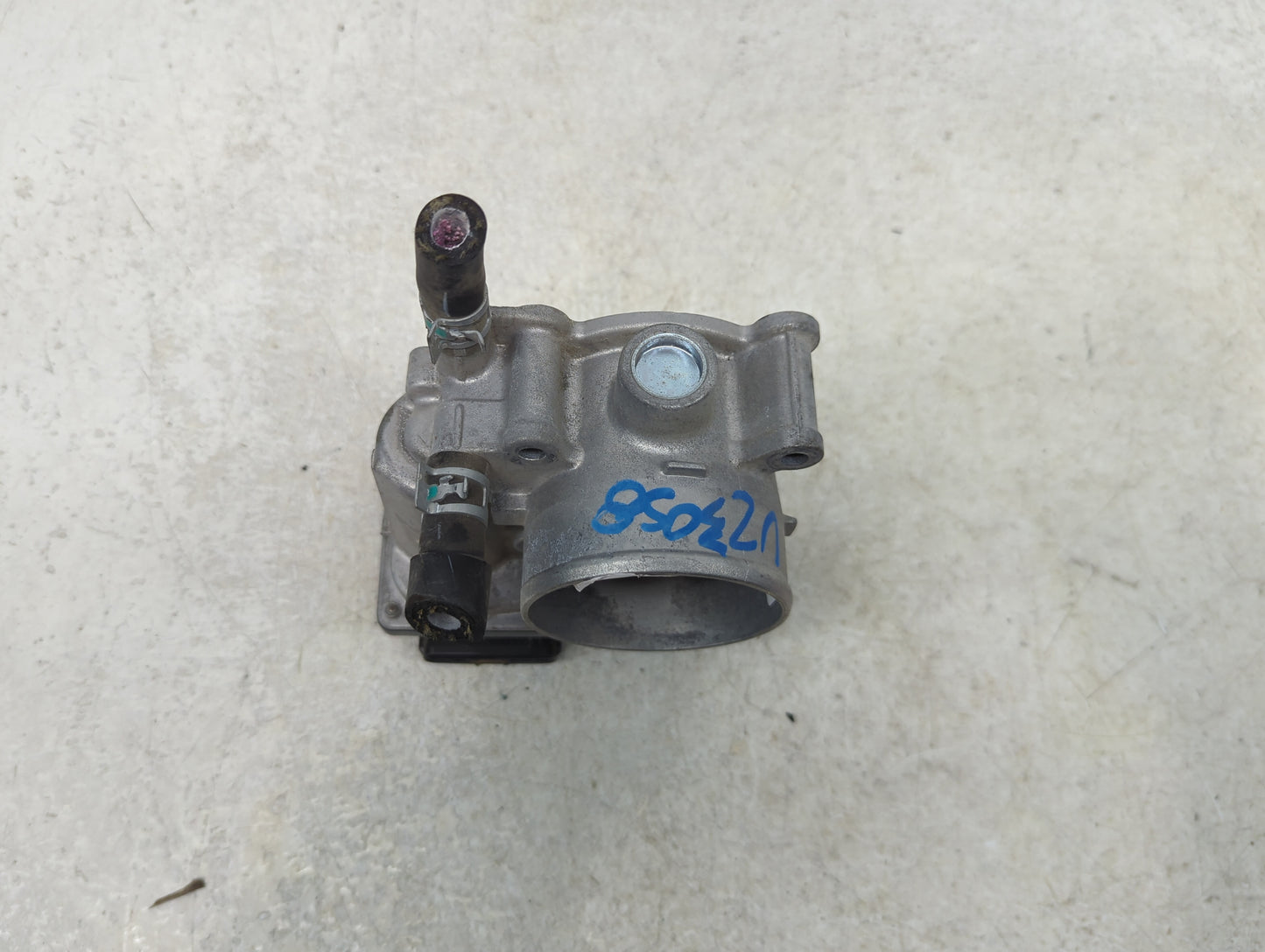 2016-2022 Toyota Tacoma Throttle Body P/N:22030-75040 Fits Fits 2016 2017 2018 2019 2020 2021 2022 OEM Used Auto Parts - Oem