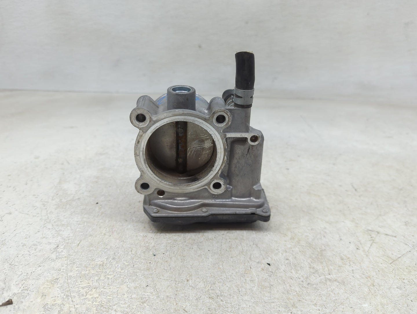 2016-2022 Toyota Tacoma Throttle Body P/N:22030-75040 Fits Fits 2016 2017 2018 2019 2020 2021 2022 OEM Used Auto Parts - Oem