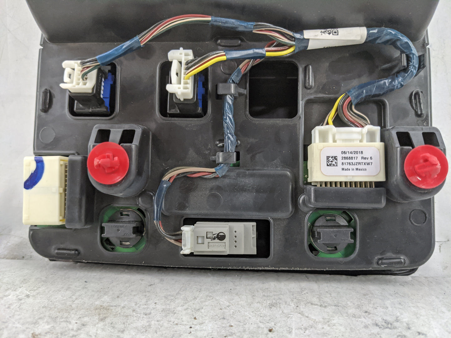 2018 Toyota Tacoma Overhead Roof Console 1479853 - Oemusedautoparts1.com