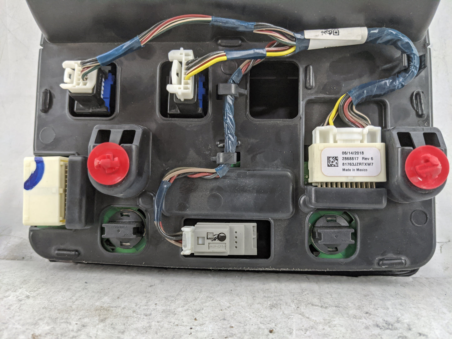 2018 Toyota Tacoma Overhead Roof Console 1479853 - Oemusedautoparts1.com