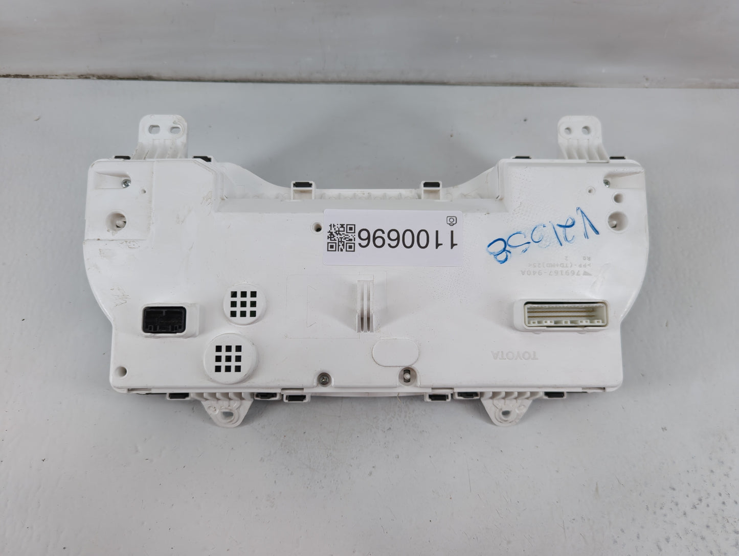 2018-2021 Toyota Tundra Instrument Cluster Speedometer Gauges Fits Fits 2018 2019 2020 2021 OEM Used Auto Parts - Oemusedaut