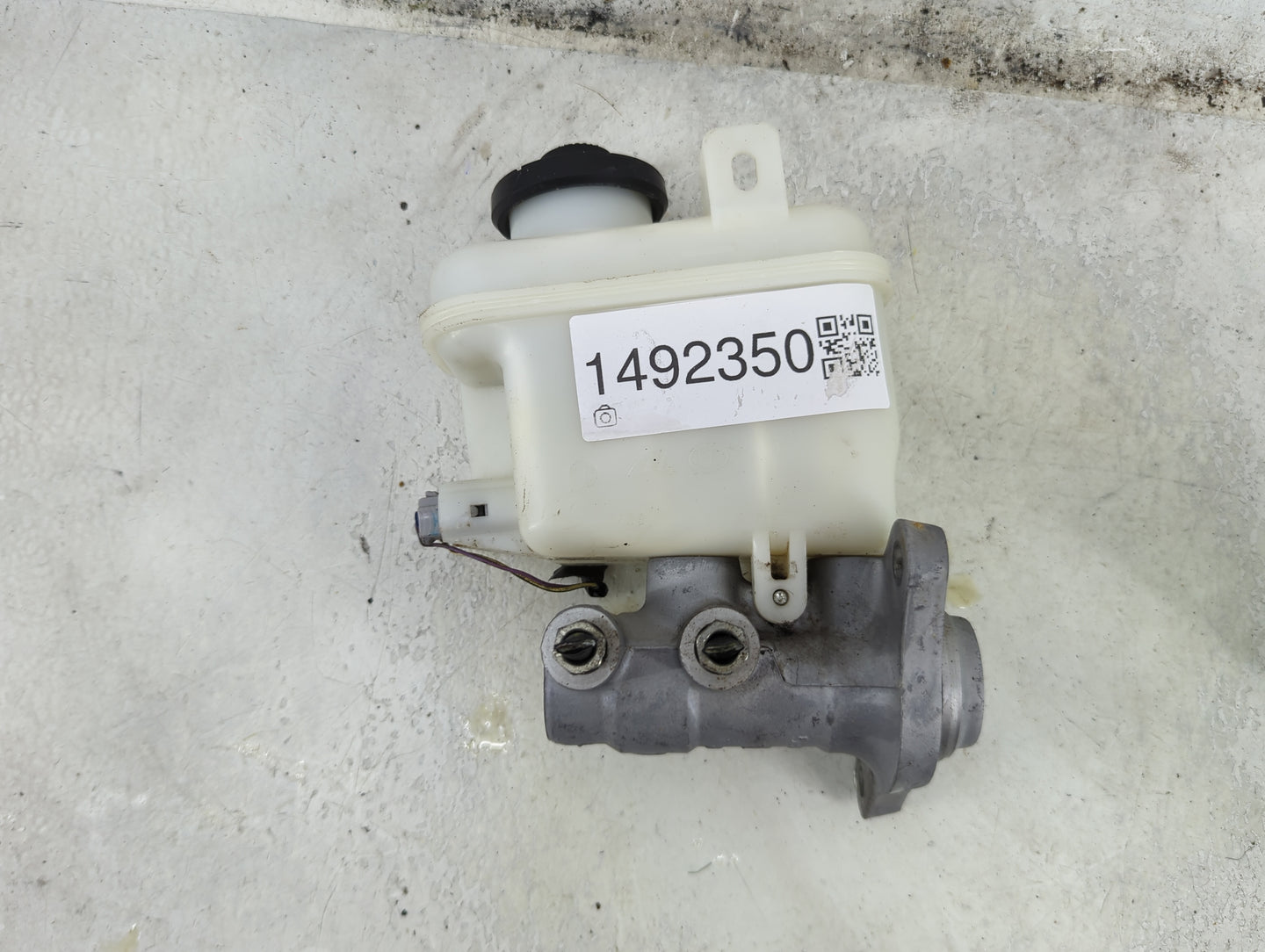2007-2021 Toyota Tundra Brake Master Cylinder 1492350 - Oemusedautoparts1.com