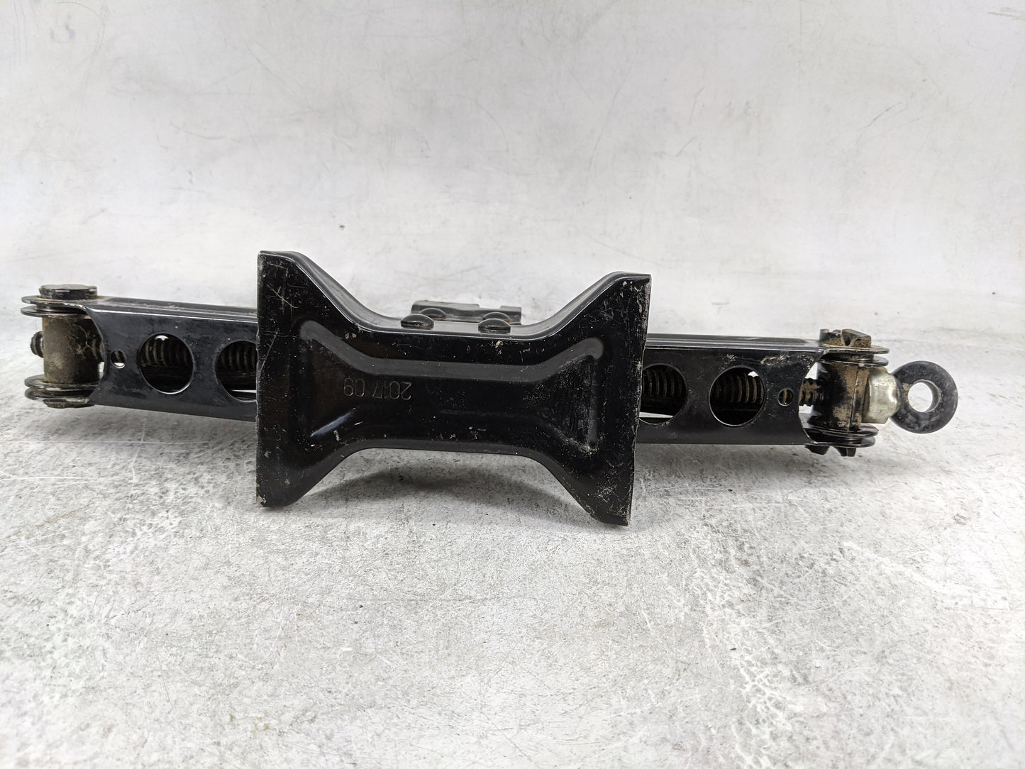 2018 Toyota Yaris Spare Scissor Car Jack Black - Oemusedautoparts1.com