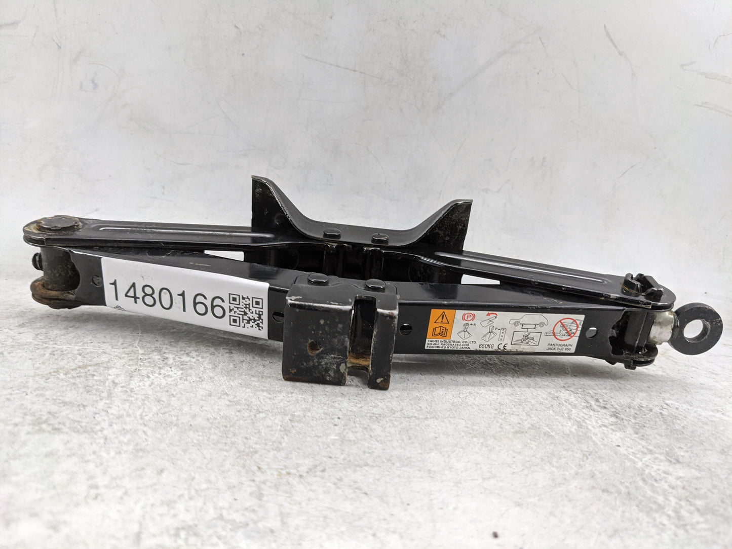 2018 Toyota Yaris Spare Scissor Car Jack Black - Oemusedautoparts1.com