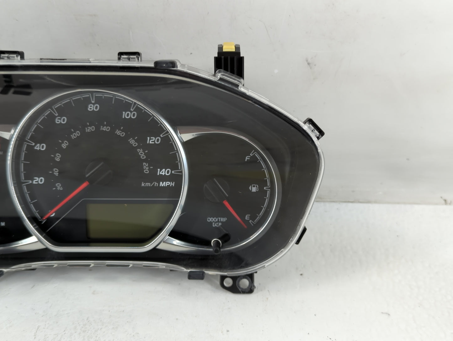 2018-2019 Toyota Yaris Instrument Cluster Speedometer Gauges P/N:83800-F5470 Fits Fits 2018 2019 OEM Used Auto Parts - Oemus