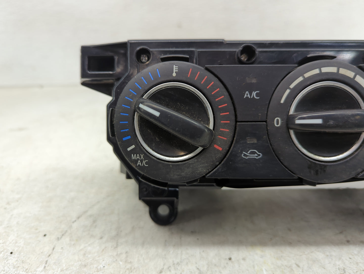 2017-2018 Toyota Yaris Ia Climate Control Module Temperature AC/Heater Replacement P/N:DG7P 61 190D Fits OEM Used Auto Parts