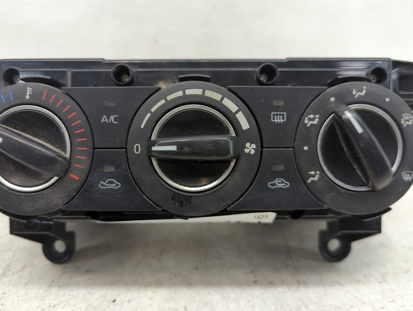 2017-2018 Toyota Yaris Ia Climate Control Module Temperature AC/Heater Replacement P/N:DG7P 61 190D Fits OEM Used Auto Parts