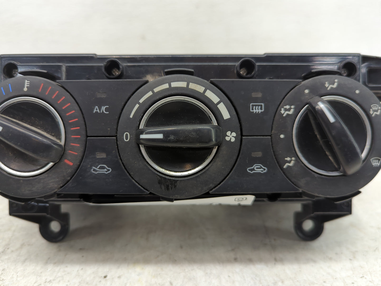 2017-2018 Toyota Yaris Ia Climate Control Module Temperature AC/Heater Replacement P/N:DG7P 61 190D Fits OEM Used Auto Parts