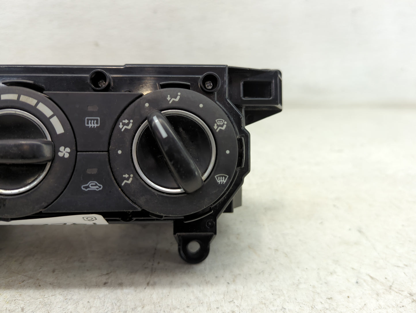 2017-2018 Toyota Yaris Ia Climate Control Module Temperature AC/Heater Replacement P/N:DG7P 61 190D Fits OEM Used Auto Parts
