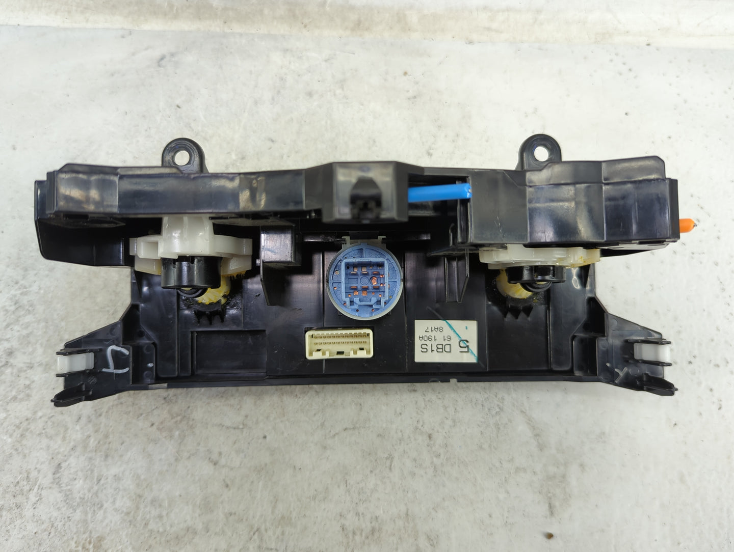 2017-2018 Toyota Yaris Ia Climate Control Module Temperature AC/Heater Replacement P/N:DB1S 61 190A DB1S61190A Fits OEM Used