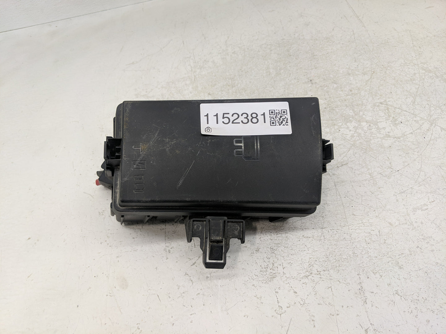 2020-2022 Volkswagen Atlas Fusebox Fuse Box Panel Relay Module P/N:5Q0 907 361 D Fits Fits 2020 2021 2022 OEM Used Auto Part