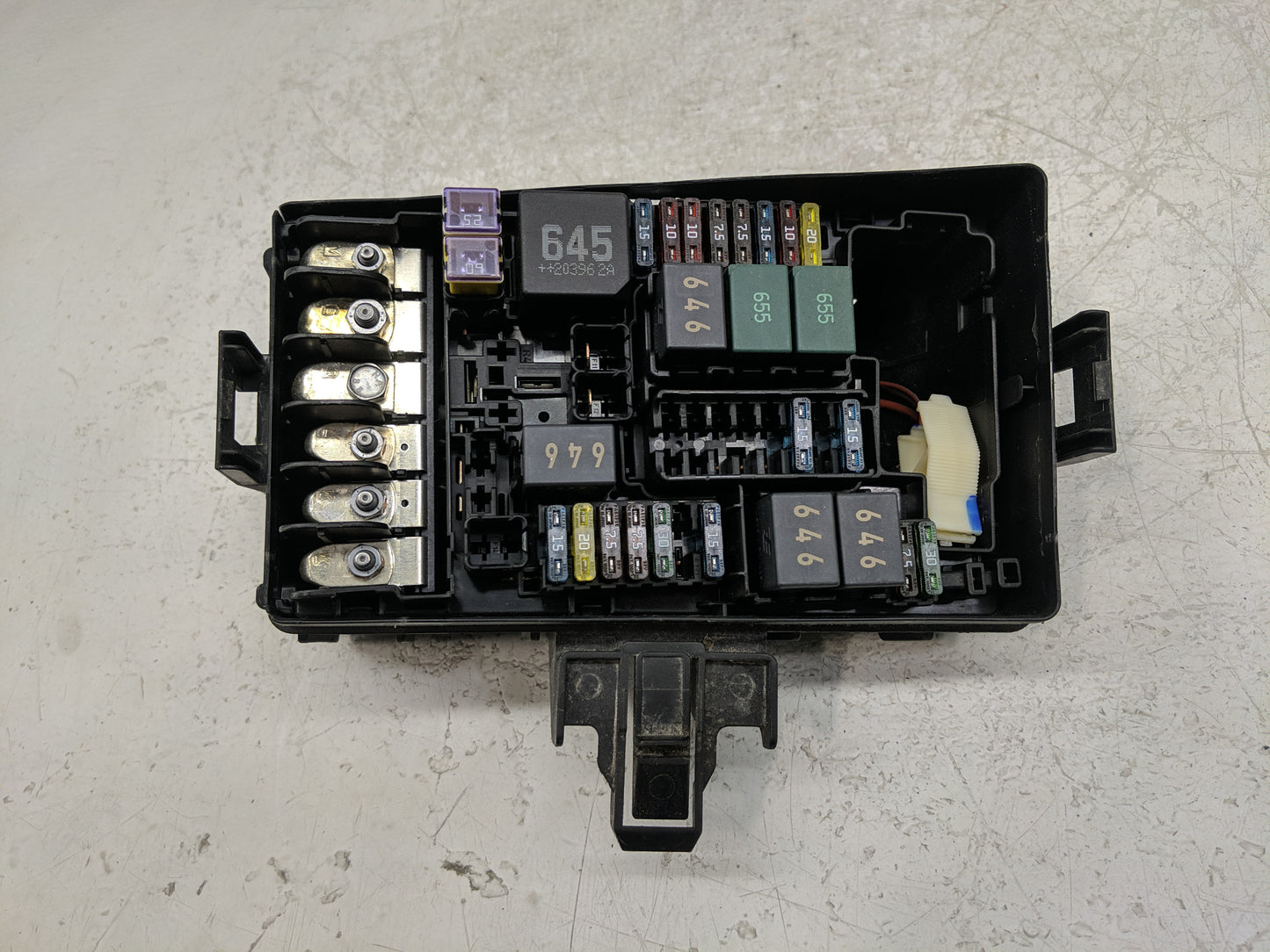 2020-2022 Volkswagen Atlas Fusebox Fuse Box Panel Relay Module P/N:5Q0 907 361 D Fits Fits 2020 2021 2022 OEM Used Auto Part