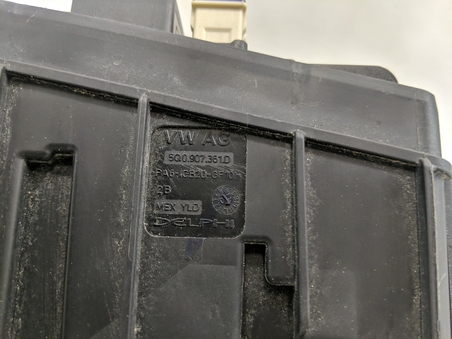 2020-2022 Volkswagen Atlas Fusebox Fuse Box Panel Relay Module P/N:5Q0 907 361 D Fits Fits 2020 2021 2022 OEM Used Auto Part