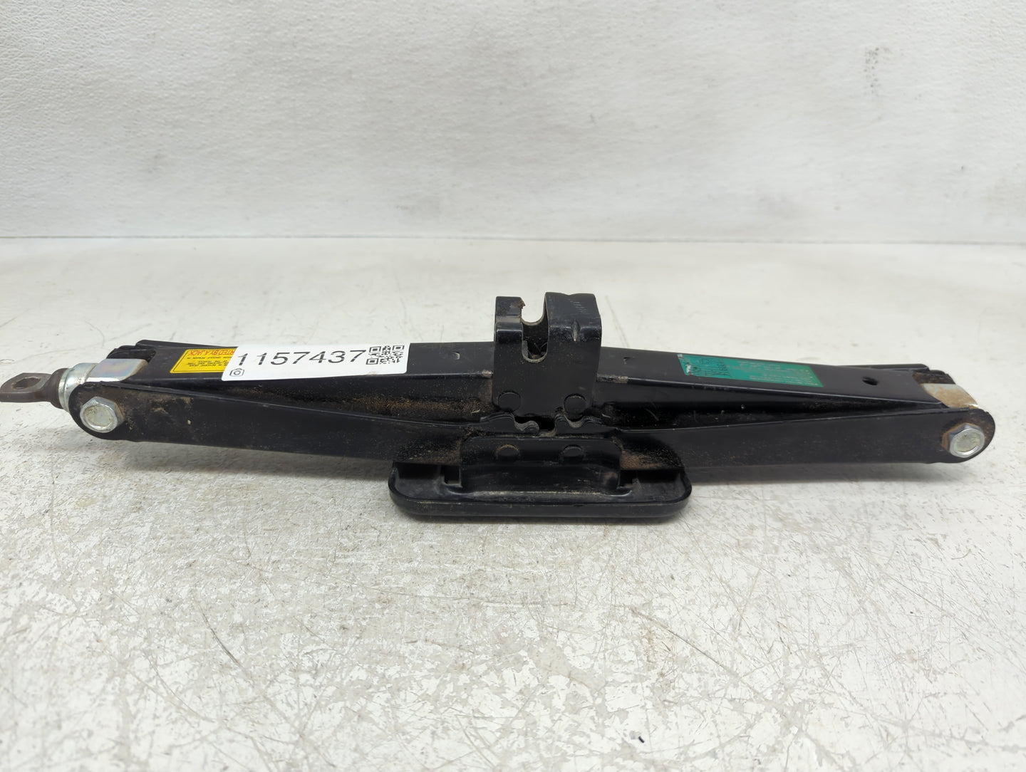 2018 Volkswagen Atlas Spare Scissor Car Jack - Oemusedautoparts1.com