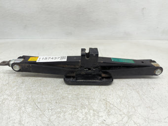 compare product 2018 Volkswagen Atlas Spare Scissor Car Jack