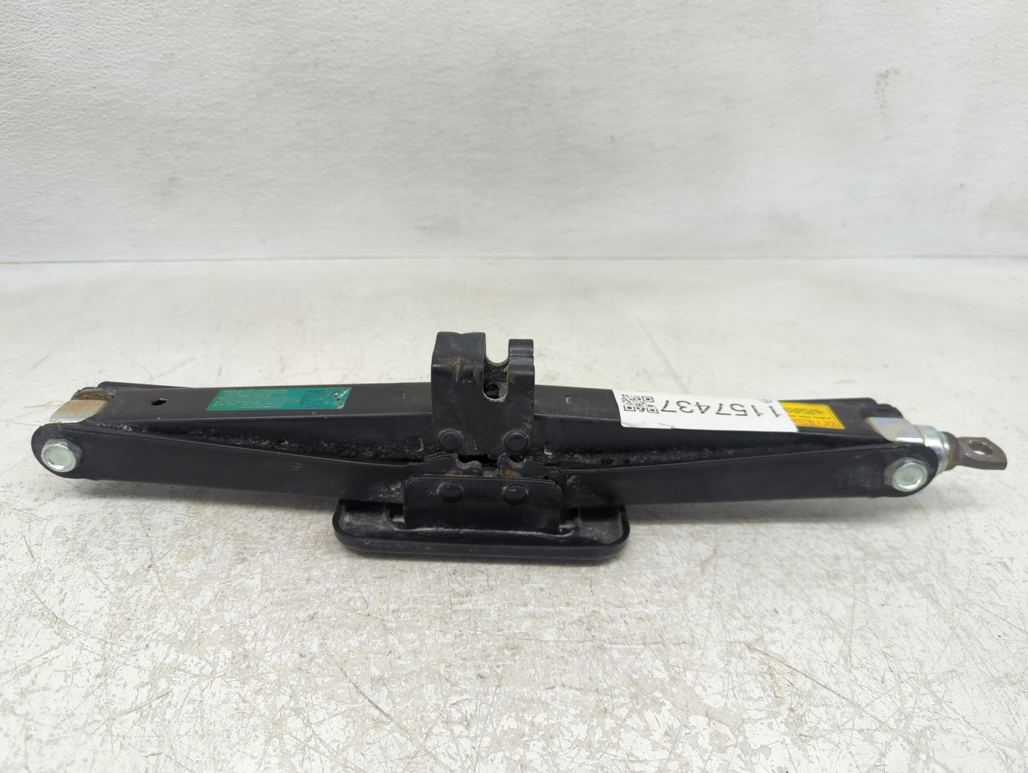 2018 Volkswagen Atlas Spare Scissor Car Jack - Oemusedautoparts1.com