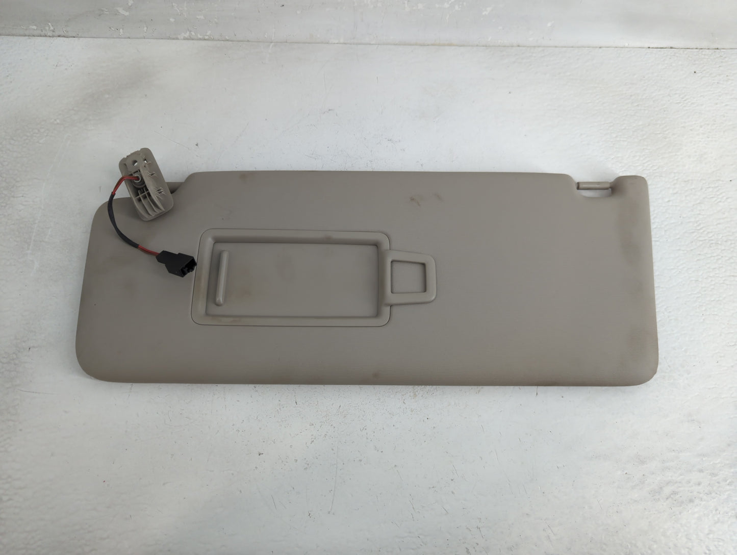 2020-2022 Volkswagen Atlas Sun Visor Shade Replacement Driver Left Mirror Fits Fits 2020 2021 2022 OEM Used Auto Parts - Oem