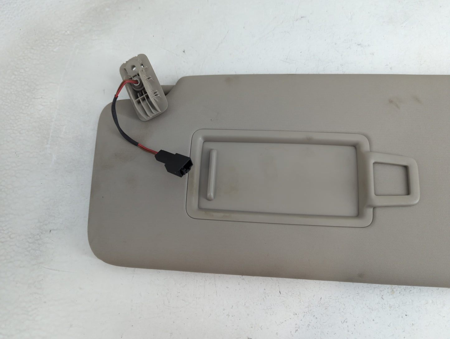 2020-2022 Volkswagen Atlas Sun Visor Shade Replacement Driver Left Mirror Fits Fits 2020 2021 2022 OEM Used Auto Parts - Oem