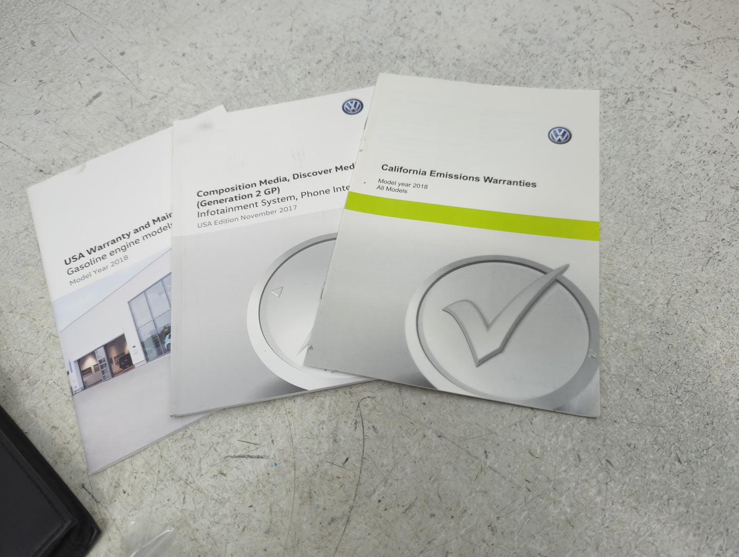 2018 Volkswagen Atlas Owners Manual Book Guide P/N:3CN012723BC OEM Used Auto Parts - Oemusedautoparts1.com