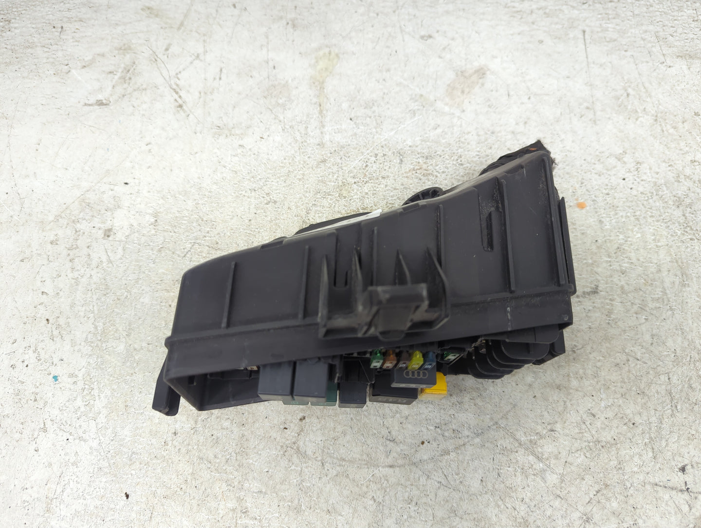 2020-2022 Volkswagen Atlas Fusebox Fuse Box Panel Relay Module P/N:5Q0907361D Fits Fits 2020 2021 2022 OEM Used Auto Parts -