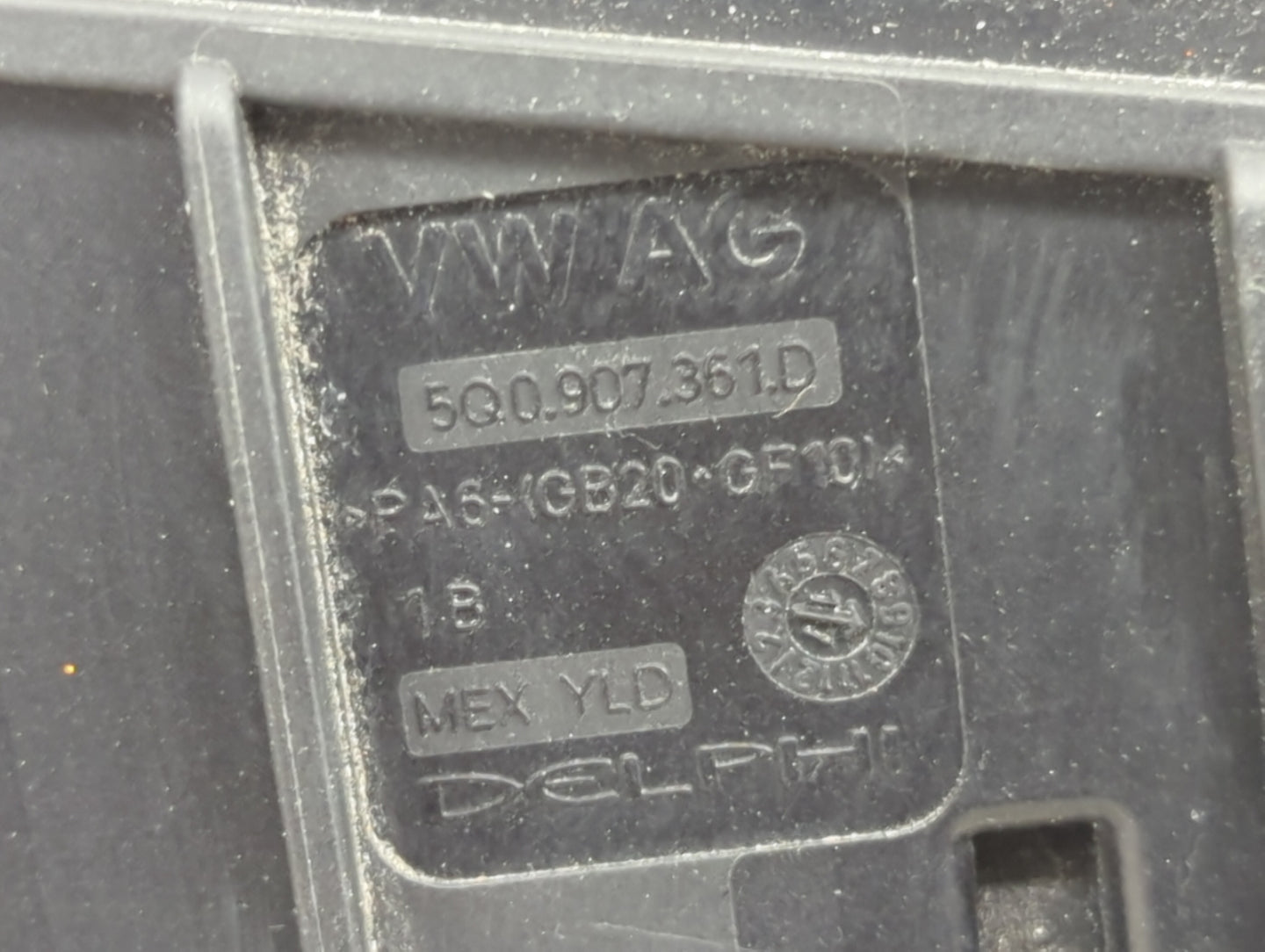 2020-2022 Volkswagen Atlas Fusebox Fuse Box Panel Relay Module P/N:5Q0907361D Fits Fits 2020 2021 2022 OEM Used Auto Parts -