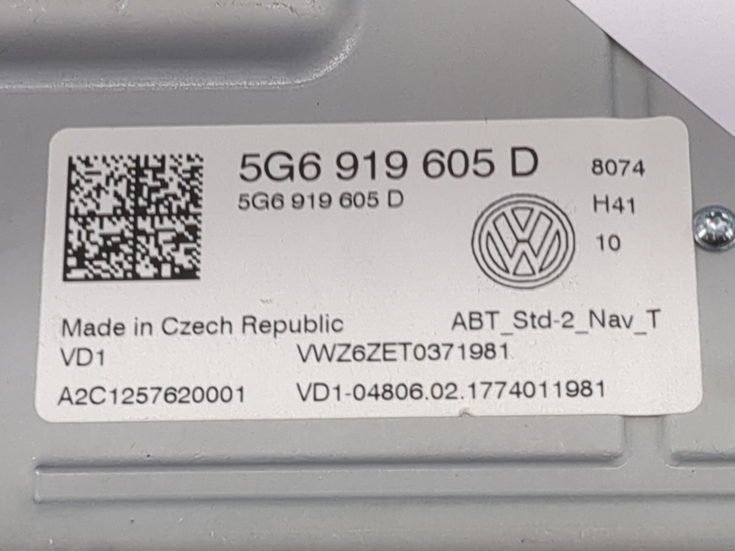 Volkswagen Atlas Information Display Screen 1483510 - Oemusedautoparts1.com