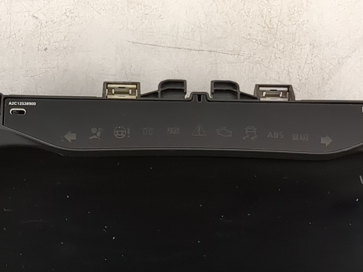 2018 Volkswagen Atlas Instrument Cluster Speedometer Gauges P/N:3CN920891A A2C12538900, A2C13055500001 Miles: Fits OEM Used 