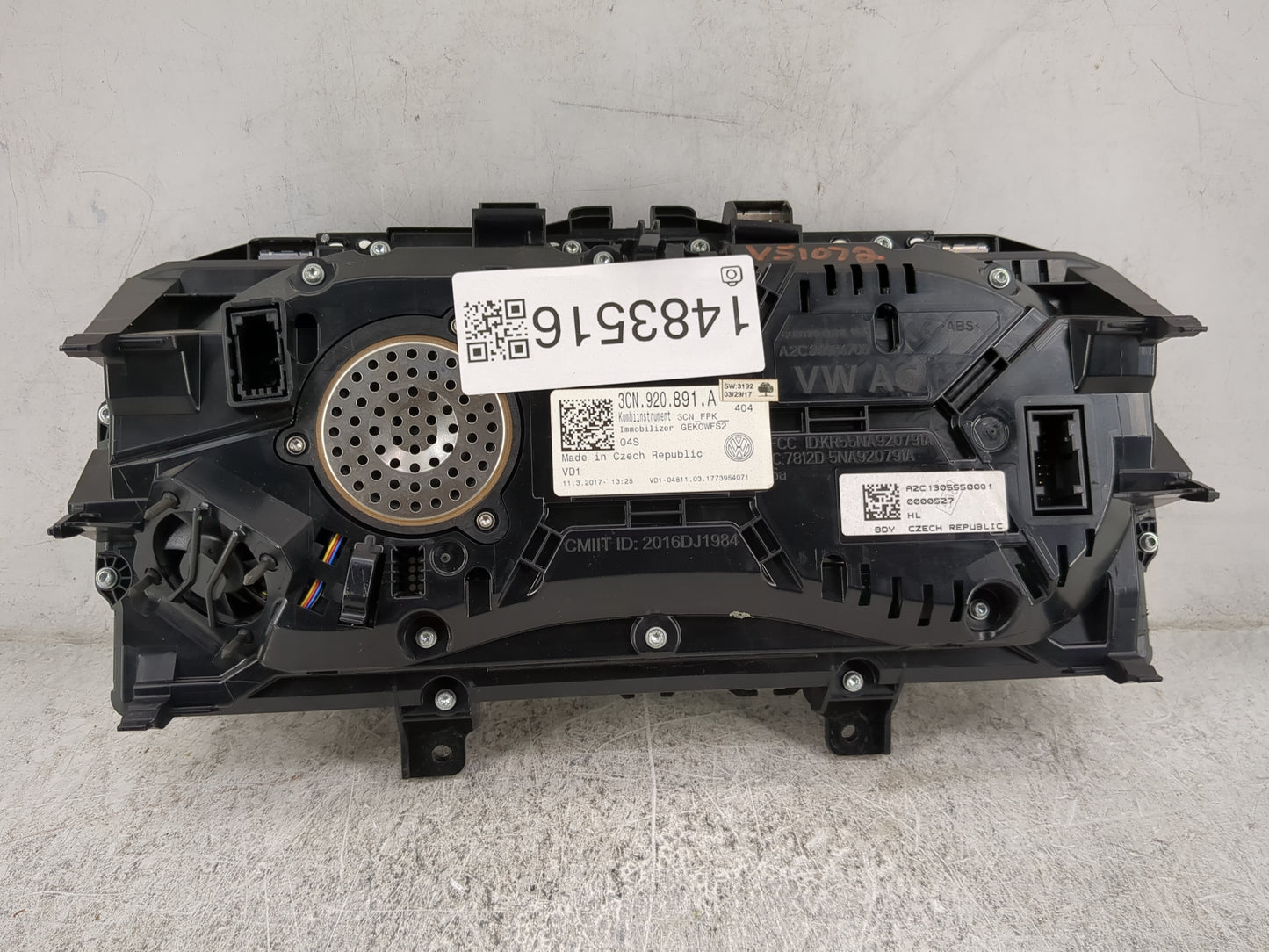 2018 Volkswagen Atlas Instrument Cluster Speedometer Gauges P/N:3CN920891A A2C12538900, A2C13055500001 Miles: Fits OEM Used 