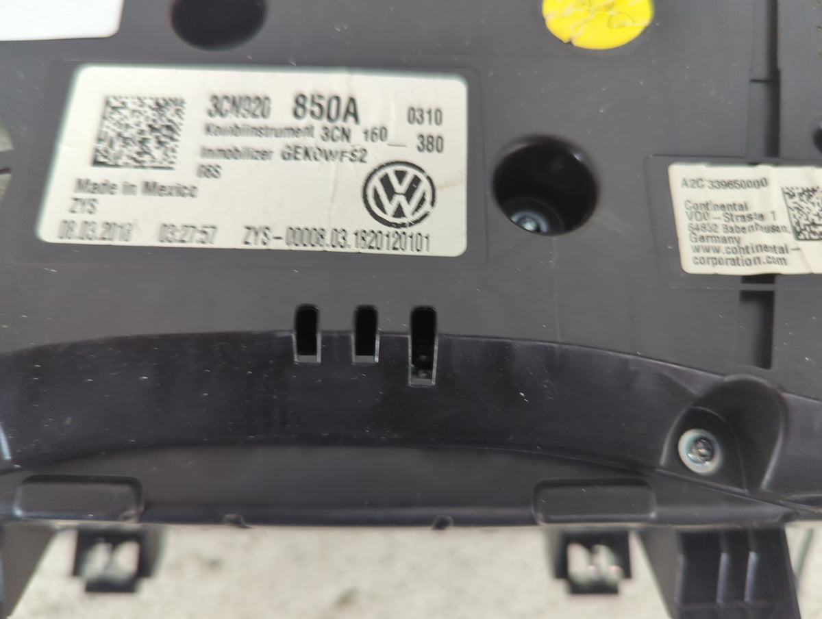2018 Volkswagen Atlas Instrument Cluster Speedometer Gauges P/N:3CN920850A A2C33965000, A2C94947200 Miles: Fits OEM Used Aut