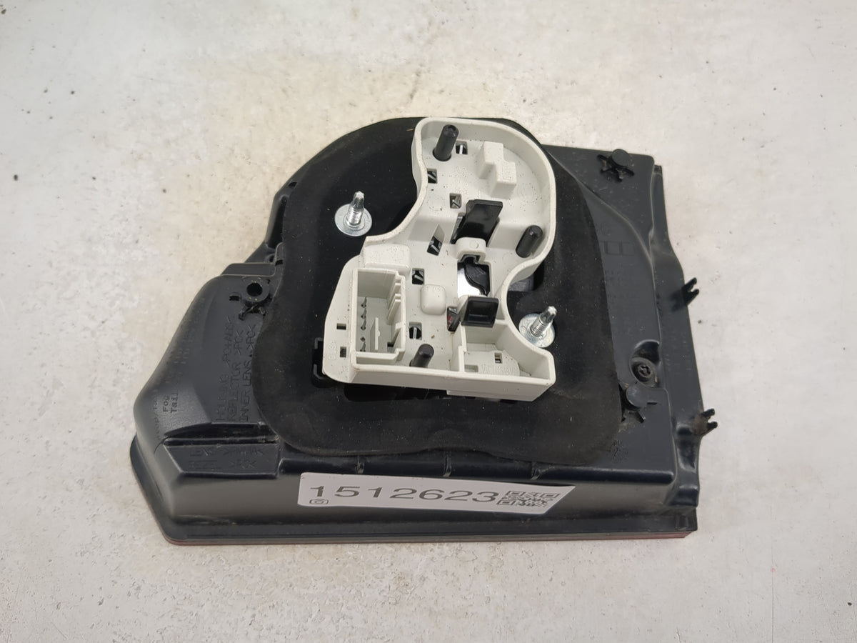2018 Volkswagen Atlas Driver Left Side Deck Lid Mounted Tail Light - Oemusedautoparts1.com