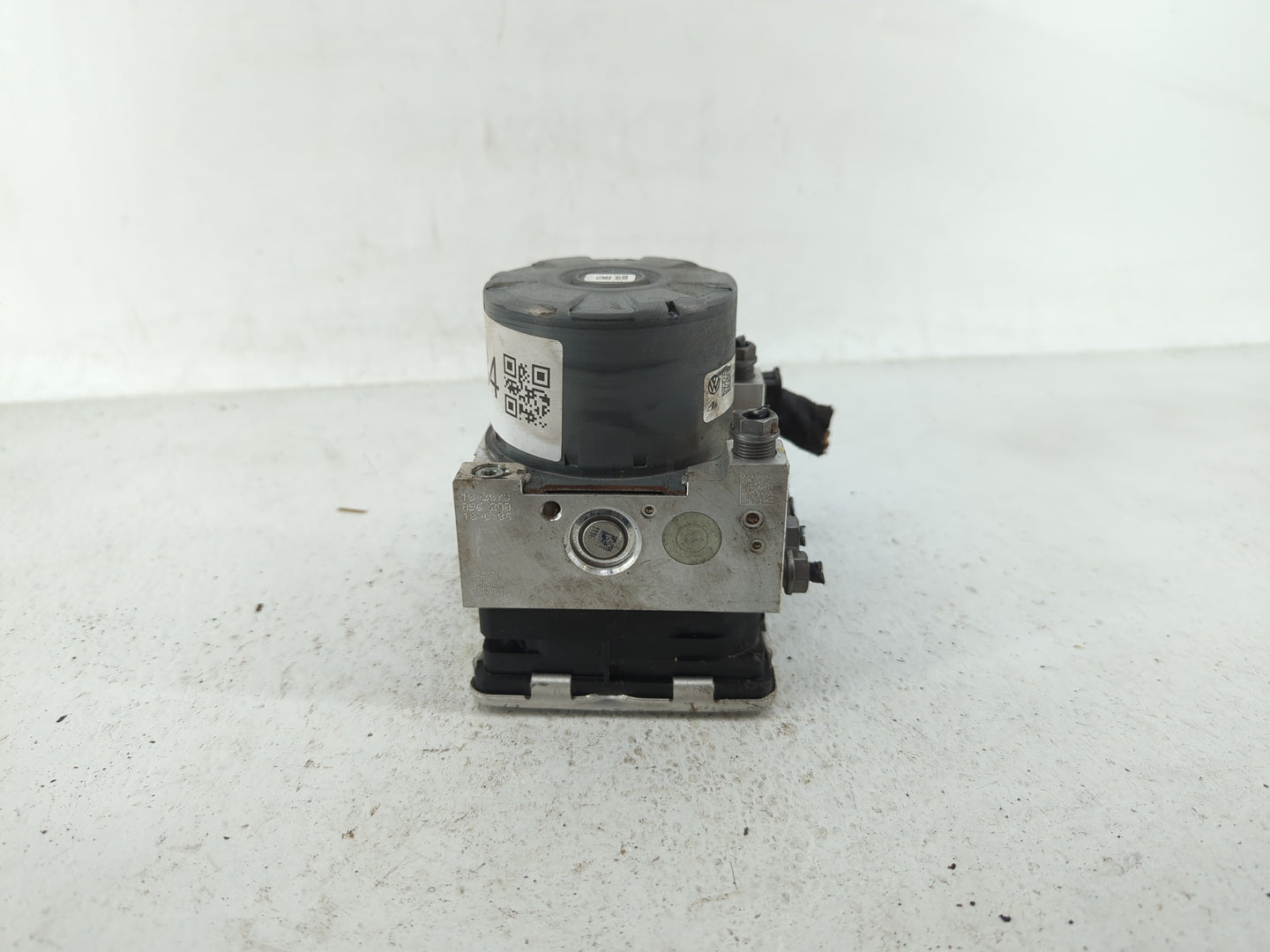 2018 Volkswagen Atlas ABS Pump Control Module Replacement P/N:5Q0 614 517 CQ 5Q0 614 517 Fits OEM Used Auto Parts - Oemuseda