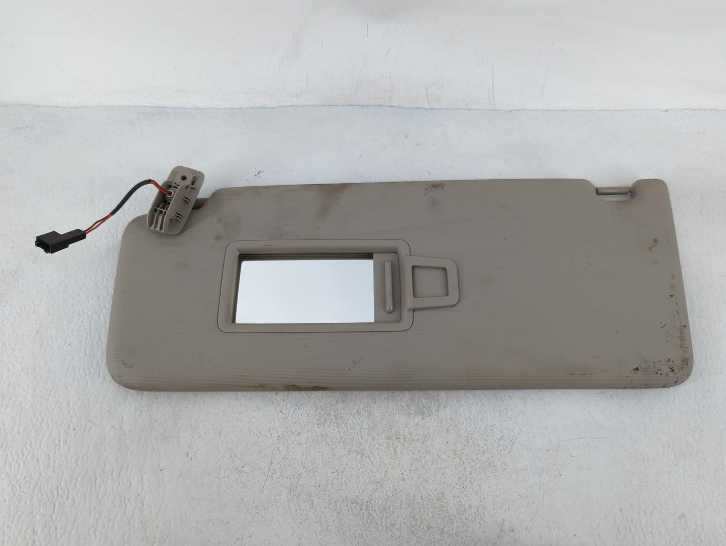 2020-2022 Volkswagen Atlas Sun Visor Shade Replacement Driver Left Mirror Fits Fits 2020 2021 2022 OEM Used Auto Parts - Oem