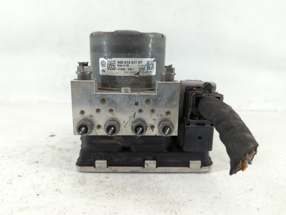 2018 Volkswagen Atlas Anti-Lock Brake ABS Pump Module Actuator OEM P/N:5Q0 614 517 DT Fits OEM Used Auto Parts - Oemusedauto