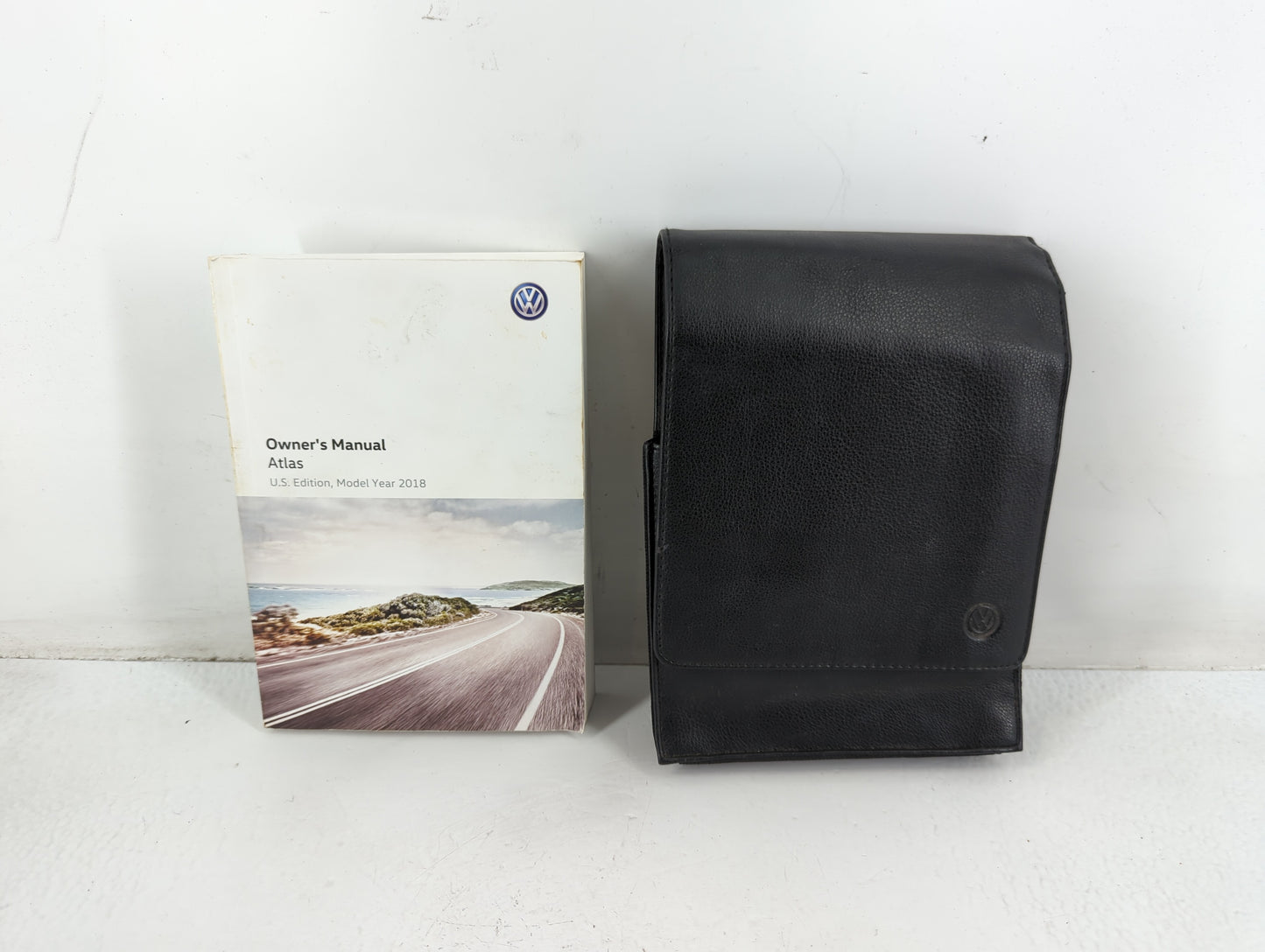 2018 Volkswagen Atlas Owners Manual Book Guide P/N:3CN012723BA OEM Used Auto Parts - Oemusedautoparts1.com