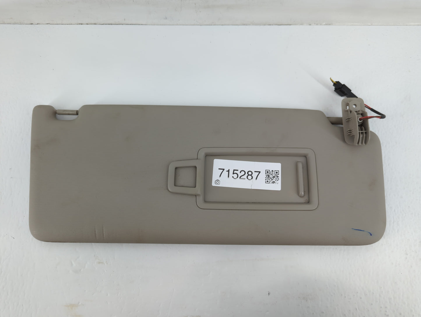 2018-2022 Volkswagen Atlas Sun Visor Shade Replacement Passenger Right Mirror Fits Fits 2018 2019 2020 2021 2022 OEM Used Au