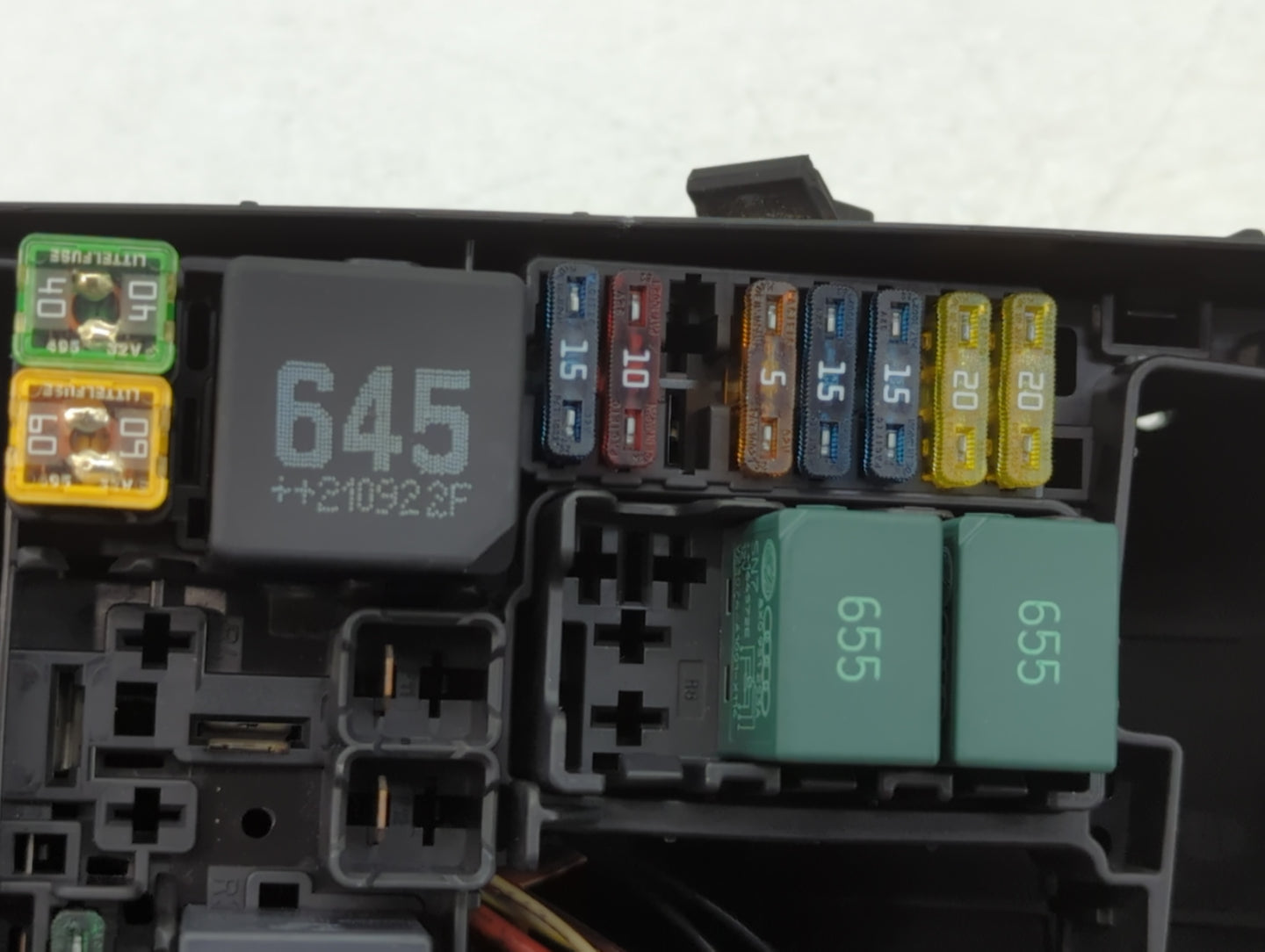 2020-2022 Volkswagen Atlas Fusebox Fuse Box Panel Relay Module P/N:5Q0 907 361 D Fits Fits 2020 2021 2022 OEM Used Auto Part