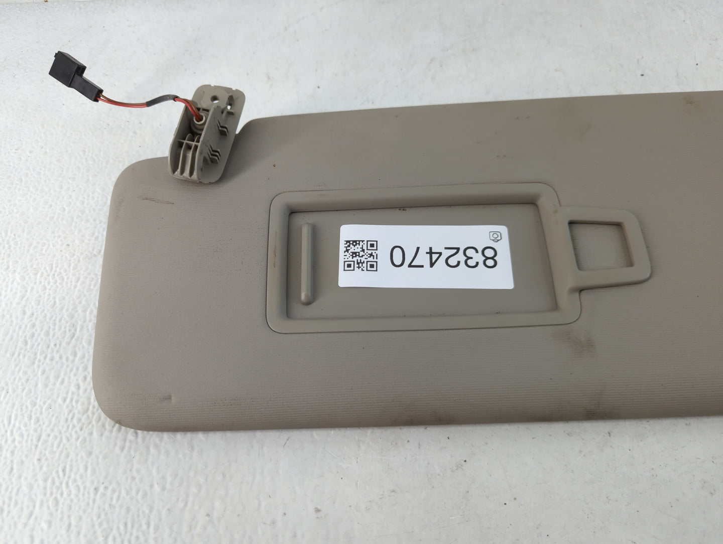 2020-2022 Volkswagen Atlas Sun Visor Shade Replacement Driver Left Mirror Fits Fits 2020 2021 2022 OEM Used Auto Parts - Oem