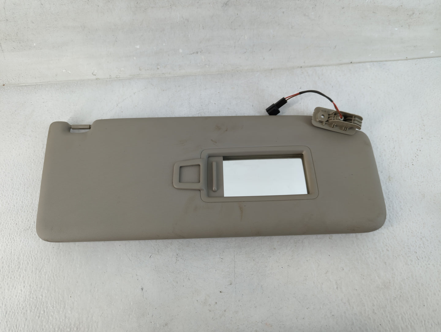 2018-2022 Volkswagen Atlas Sun Visor Shade Replacement Passenger Right Mirror Fits Fits 2018 2019 2020 2021 2022 OEM Used Au