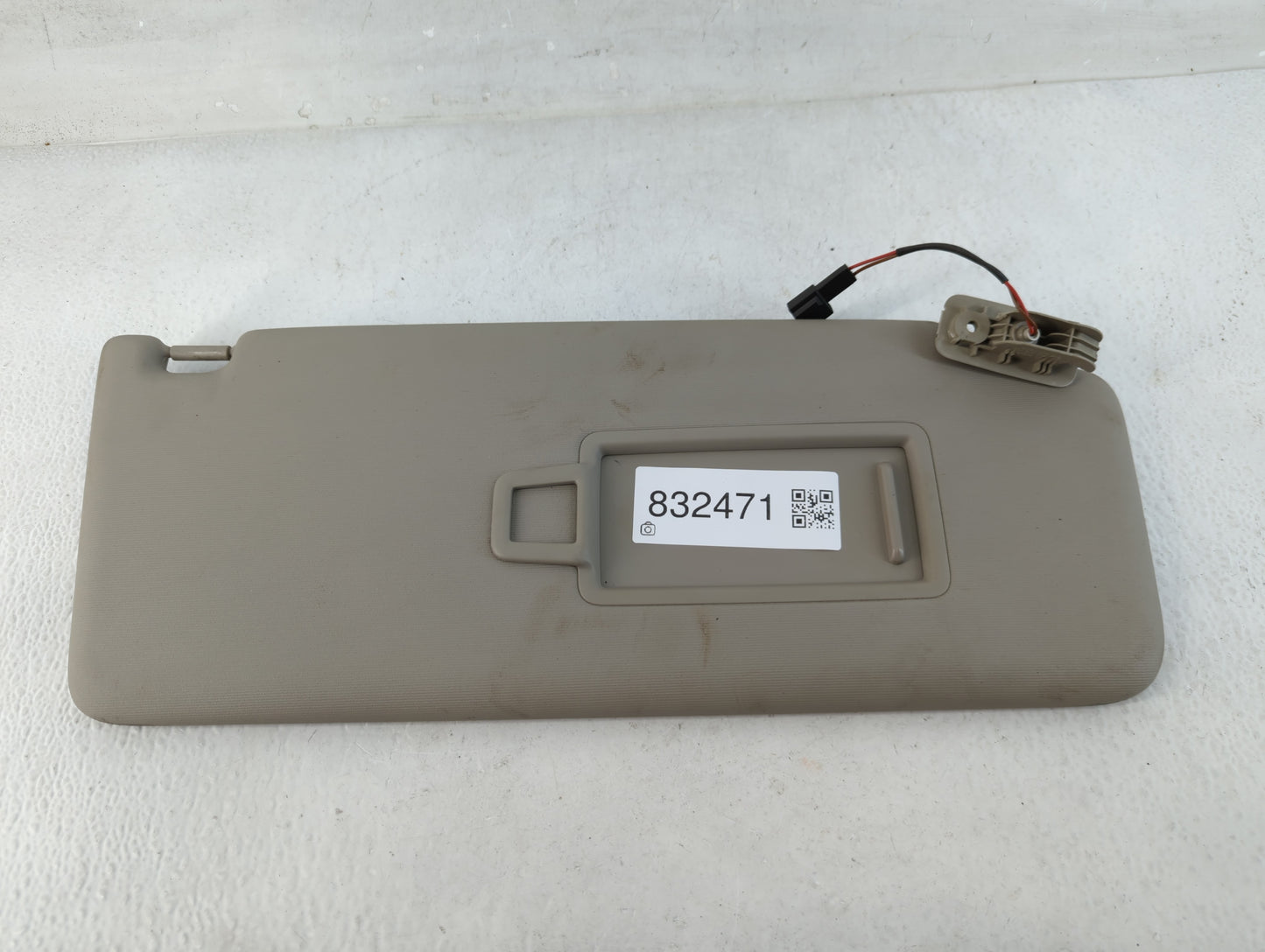 2018-2022 Volkswagen Atlas Sun Visor Shade Replacement Passenger Right Mirror Fits Fits 2018 2019 2020 2021 2022 OEM Used Au