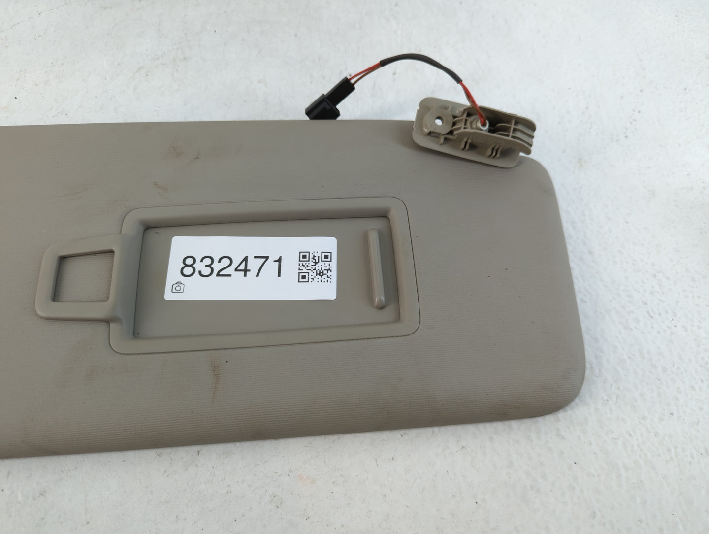 2018-2022 Volkswagen Atlas Sun Visor Shade Replacement Passenger Right Mirror Fits Fits 2018 2019 2020 2021 2022 OEM Used Au