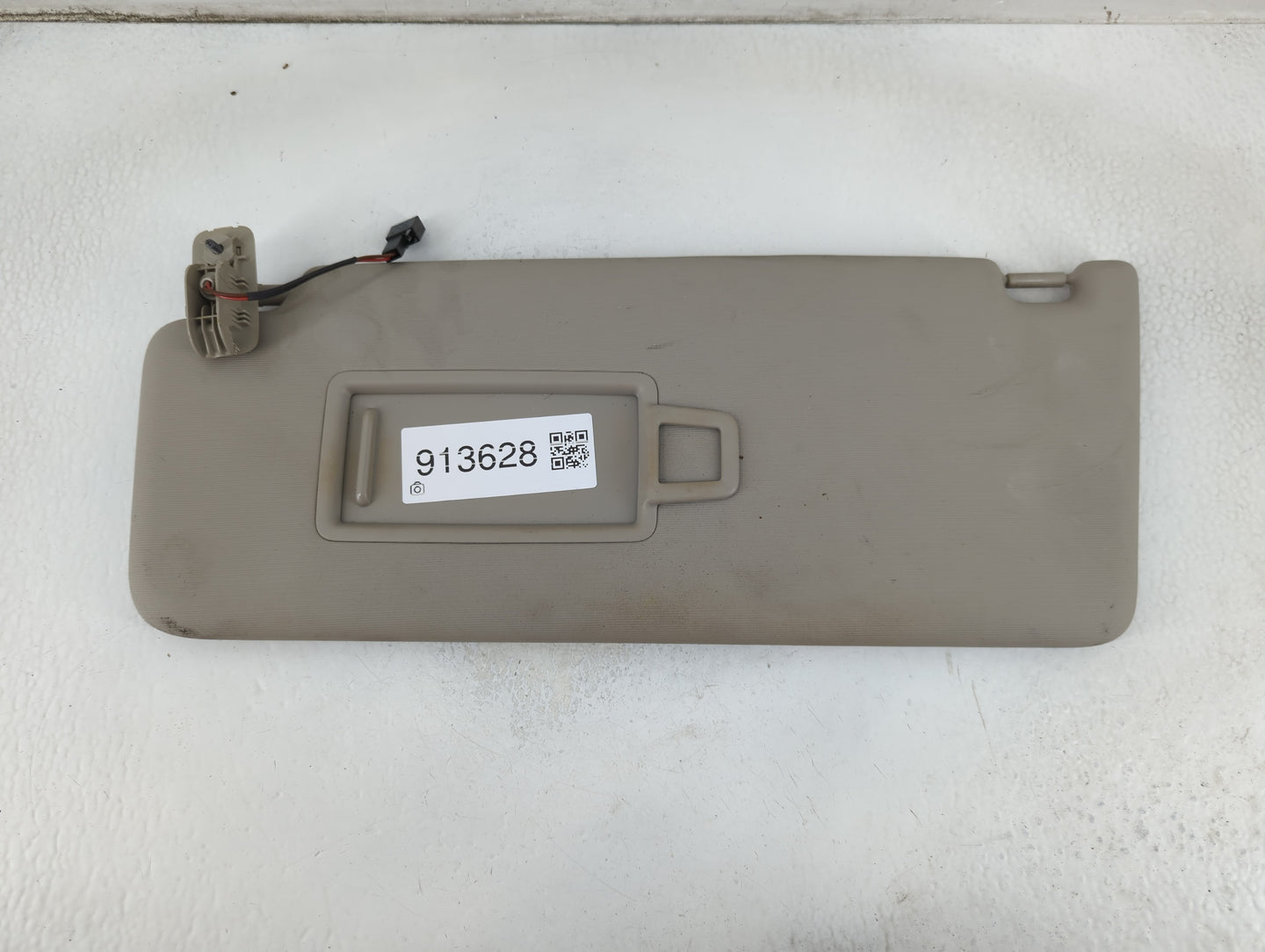 2018-2022 Volkswagen Atlas Sun Visor Shade Replacement Driver Left Mirror Fits Fits 2018 2019 2020 2021 2022 OEM Used Auto P