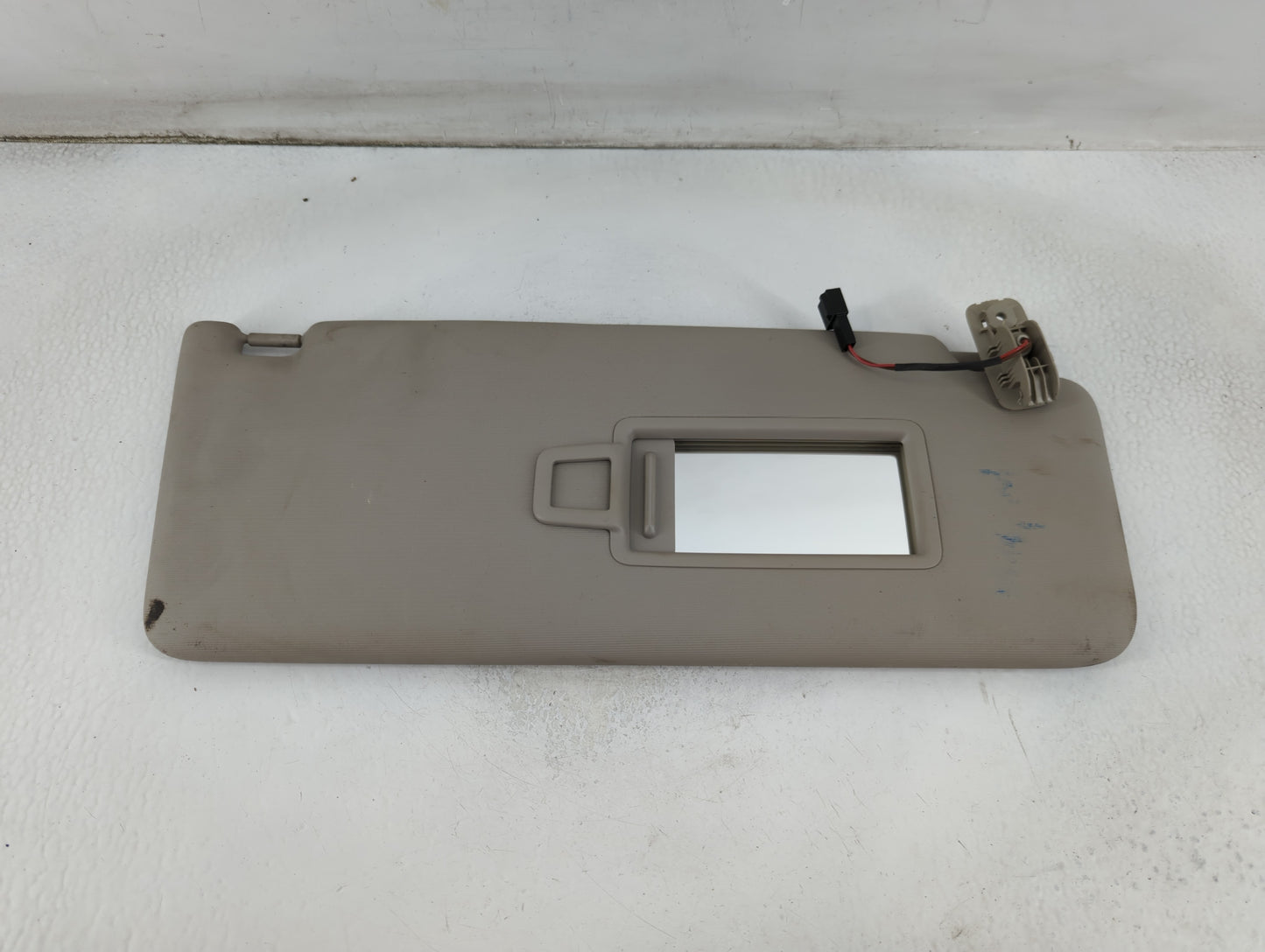 2020-2022 Volkswagen Atlas Sun Visor Shade Replacement Passenger Right Mirror Fits Fits 2020 2021 2022 OEM Used Auto Parts -
