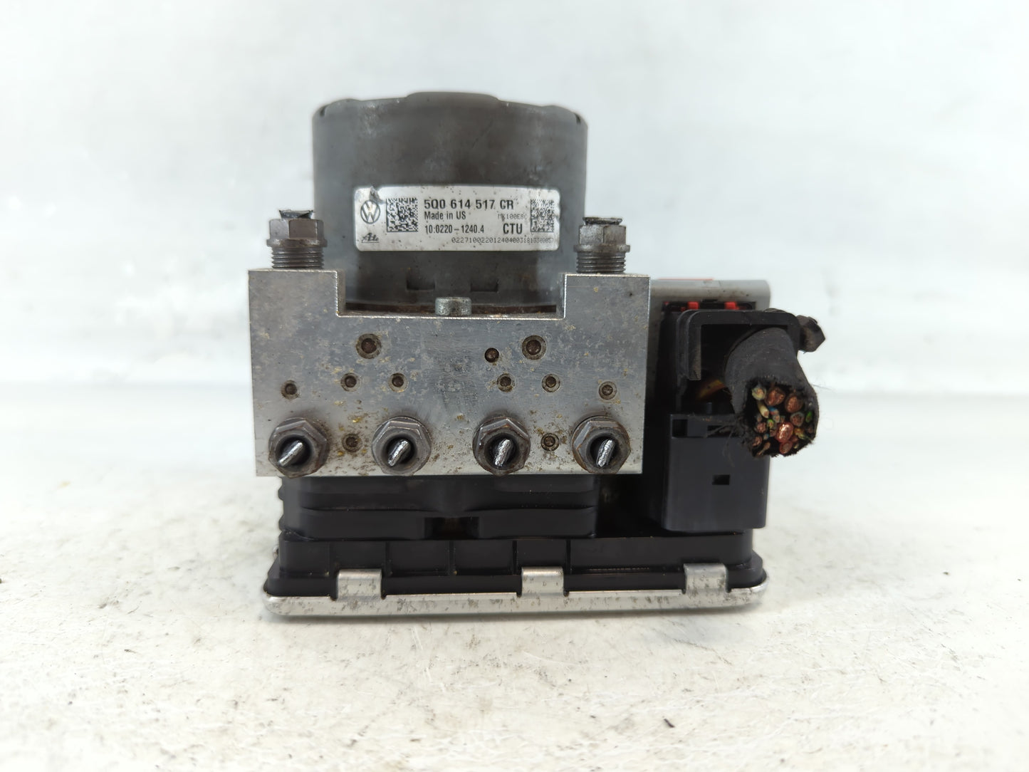 2018 Volkswagen Atlas ABS Pump Control Module Replacement P/N:5Q0 614 517 CR Fits OEM Used Auto Parts - Oemusedautoparts1.co
