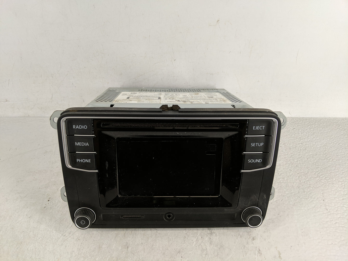 2018-2019 Volkswagen Beetle Radio AM FM Cd Player Receiver Replacement P/N:561 035 150 B Fits Fits 2018 2019 OEM Used Auto P