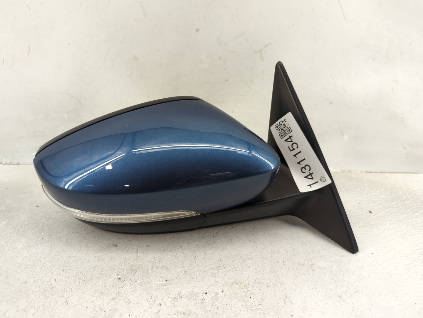 2012-2019 Volkswagen Beetle Driver Side View Mirror - Left Door Mirror OEM Used - Oemusedautoparts1.com