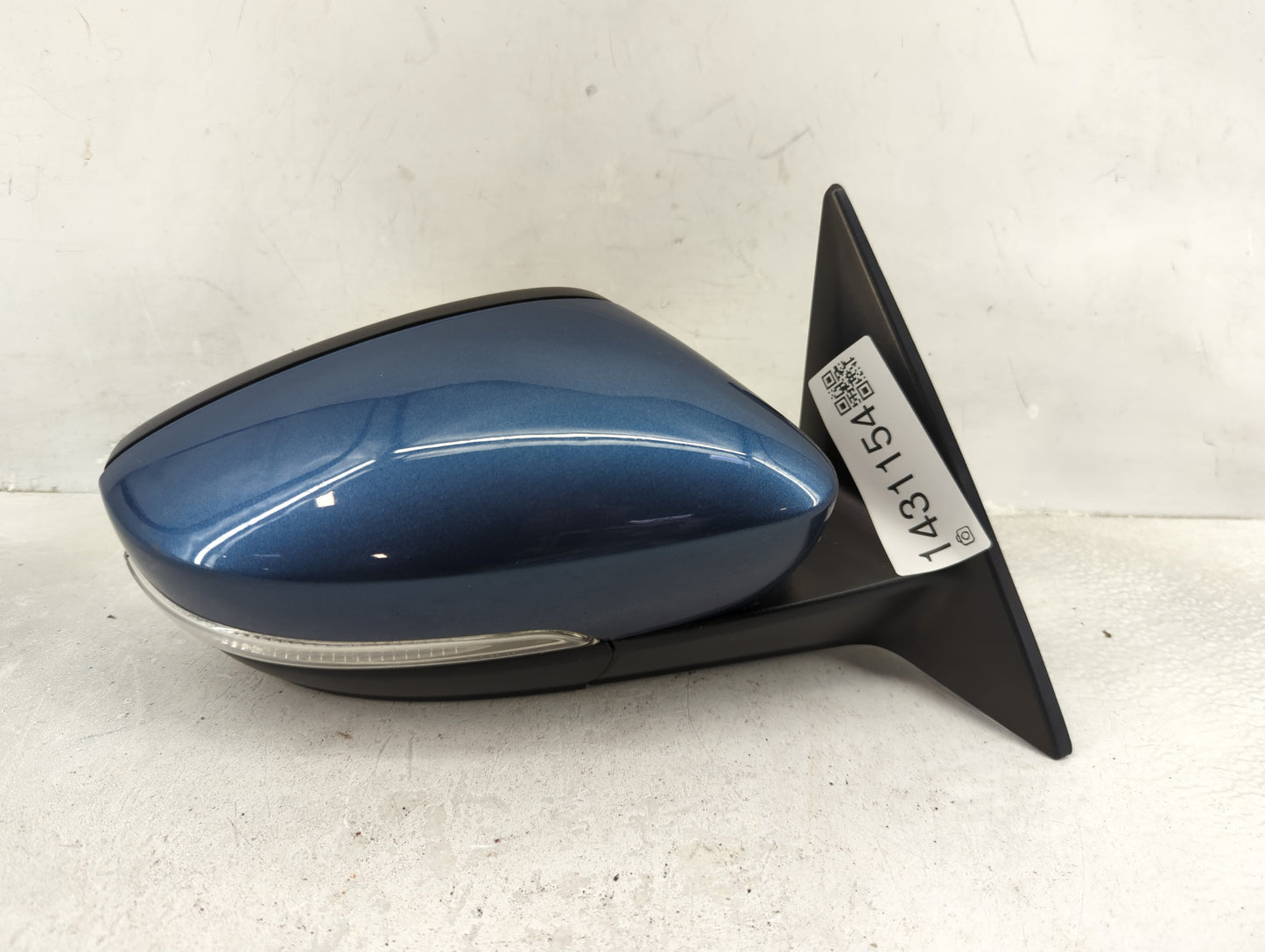 2012-2019 Volkswagen Beetle Driver Side View Mirror - Left Door Mirror OEM Used - Oemusedautoparts1.com